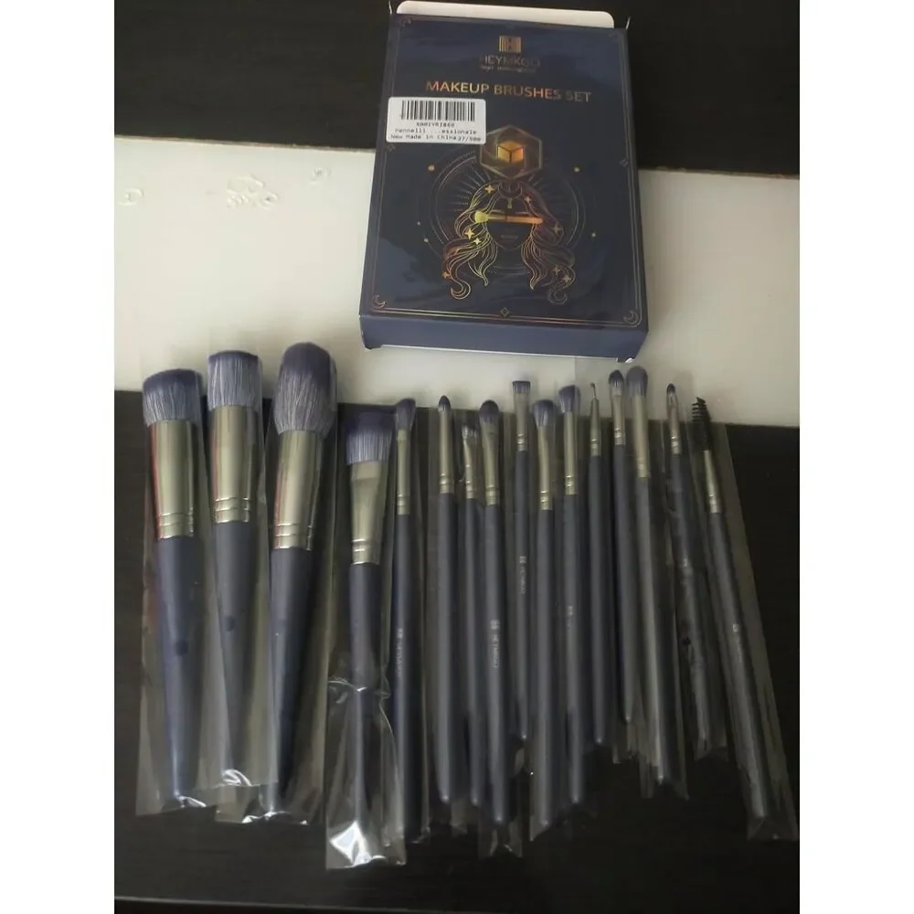 Hemkgo 16 Pieces Blue Professional Makeup Brushes Set With Cosmetic Bag